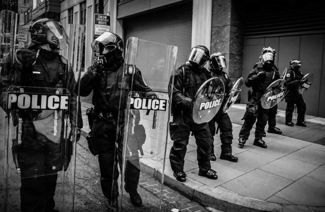 Znaczenie snu o policji: Symbolika i interpretacja - Co oznacza?